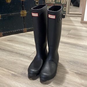 Women’s tall insulated Hunter rain boots